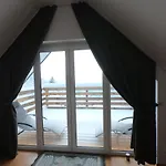 בית נופש Hisa V Mesecini - Moonlight House *