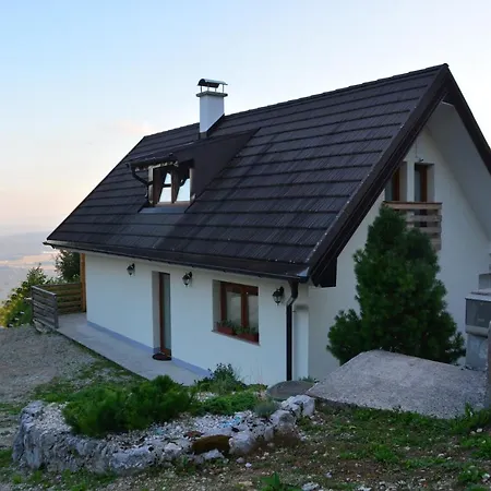 Hisa V Mesecini - Moonlight House