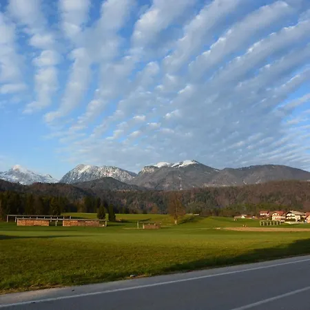 Holiday home Hisa V Mesecini - Moonlight House Cerklje na Gorenjskem