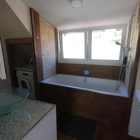 Hisa V Mesecini - Moonlight House Počitniška hiša