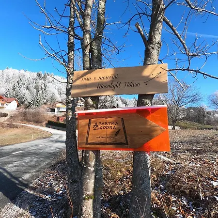 Hisa V Mesecini - Moonlight House Holiday home *