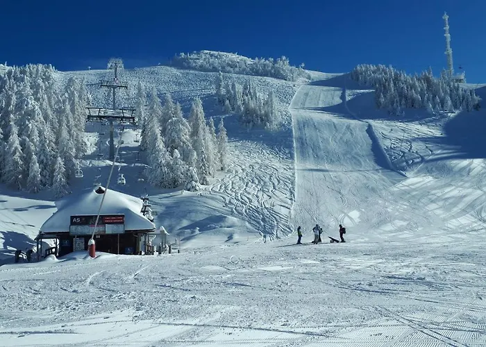 別荘 Hisa V Mesecini - Moonlight House ツェルクニェ・ナ・ゴレニスケム