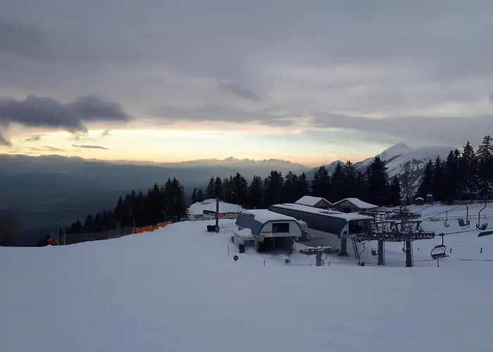 Hisa V Mesecini - Moonlight House